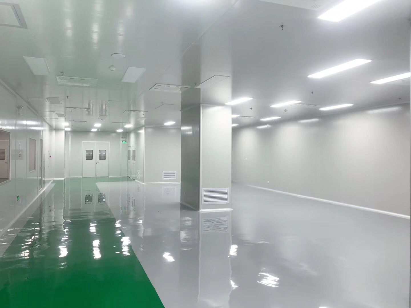 廣東冠昱建設(shè)工程有限公司,佛山冠昱空調(diào)設(shè)備,專業(yè)生產(chǎn)佛山格力中央空調(diào),中央空調(diào)安裝維修保養(yǎng)熱水工程,佛山潔凈空調(diào)